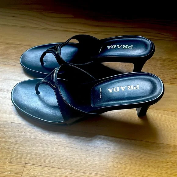 Black leather Prada sandals - lightly worn - Picture 2 of 6